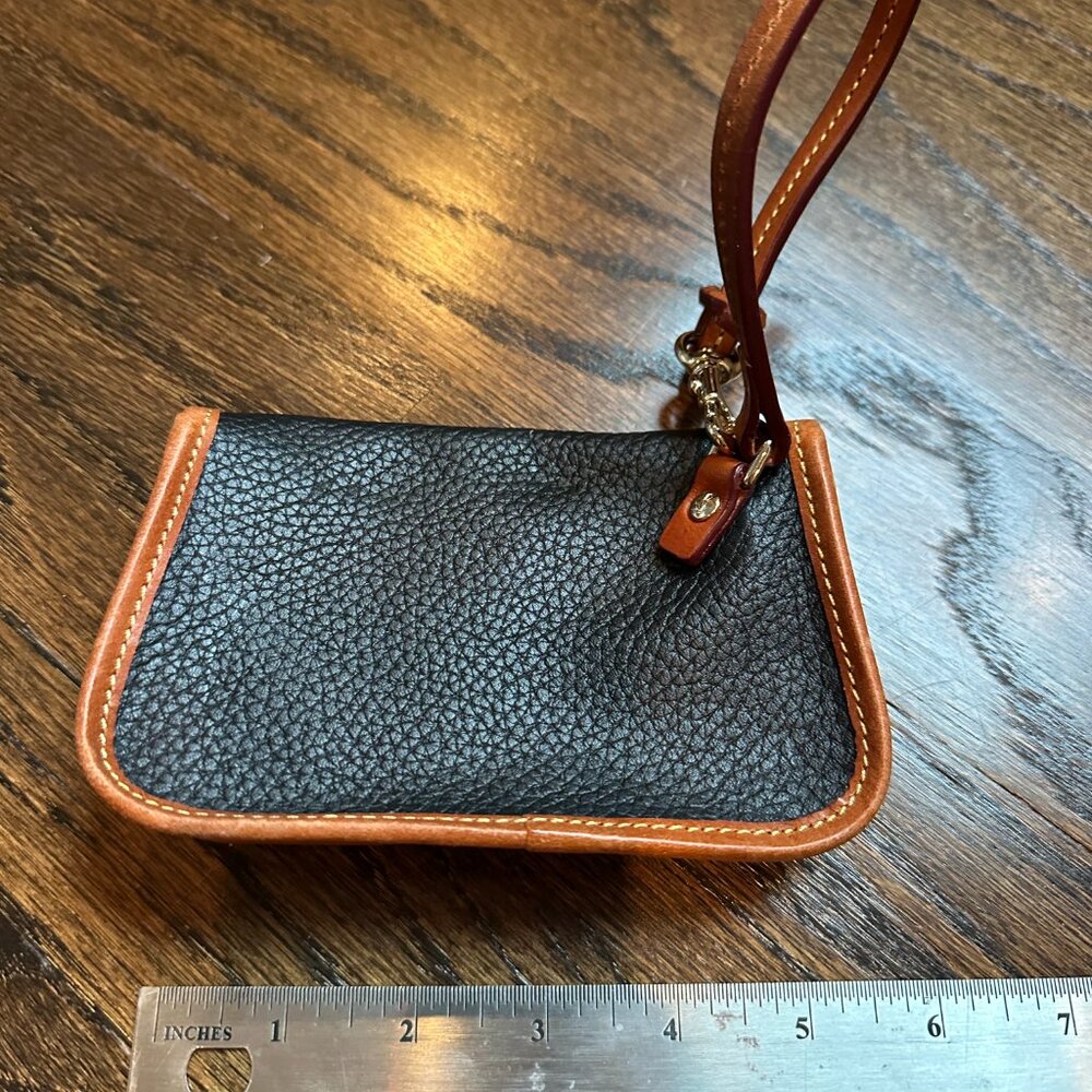 LIKE NEW - Dooney & Bourke Black Leather Wristlet - Picture 4 of 4